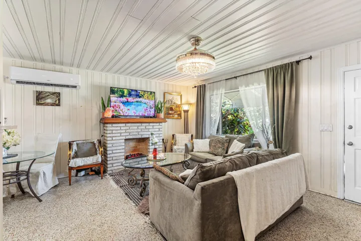 006-418KernStreet-WestPalmBeach-FL-33405