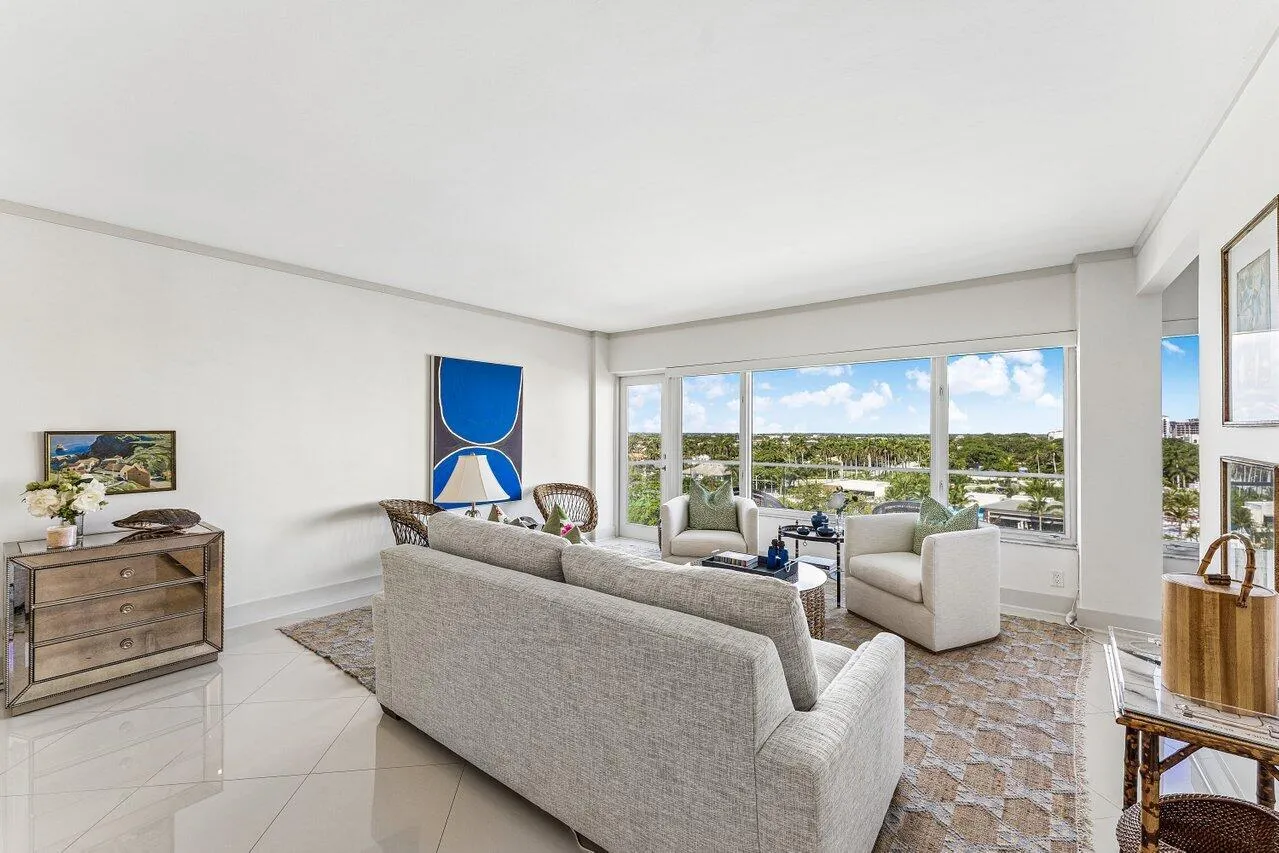 009-701EastCaminoReal-9G-BocaRaton-FL-33