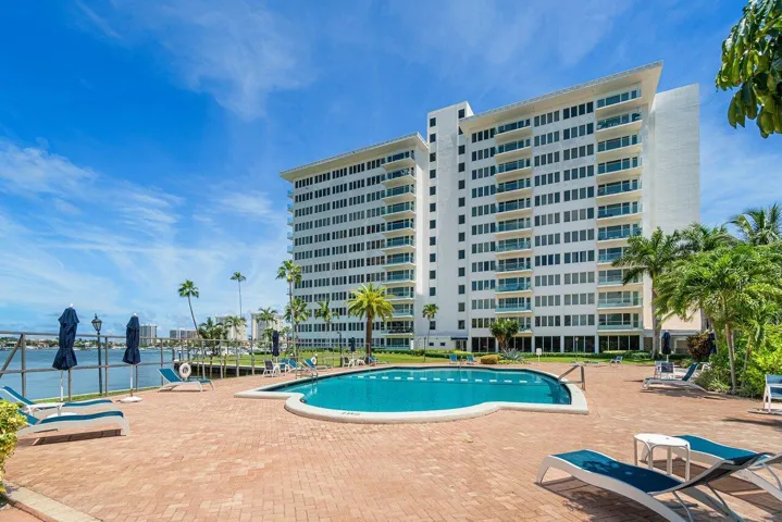 032-701EastCaminoReal-9G-BocaRaton-FL-33