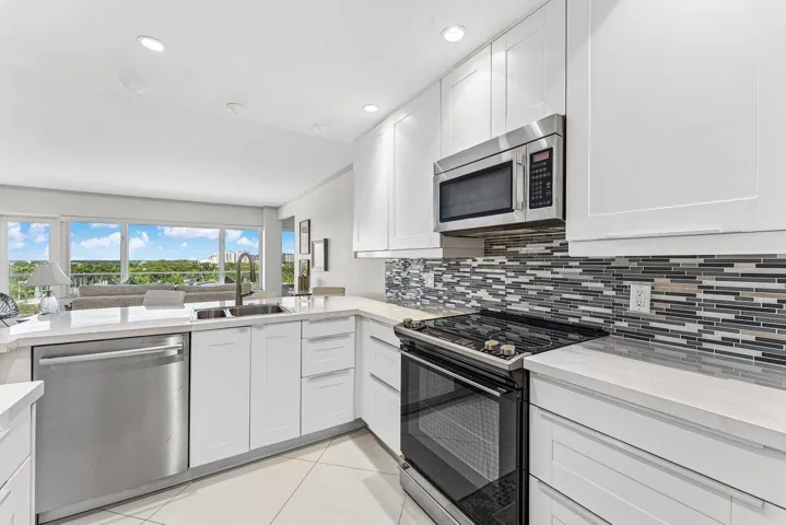 015-701EastCaminoReal-9G-BocaRaton-FL-33