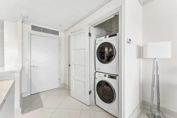 023-701EastCaminoReal-9G-BocaRaton-FL-33