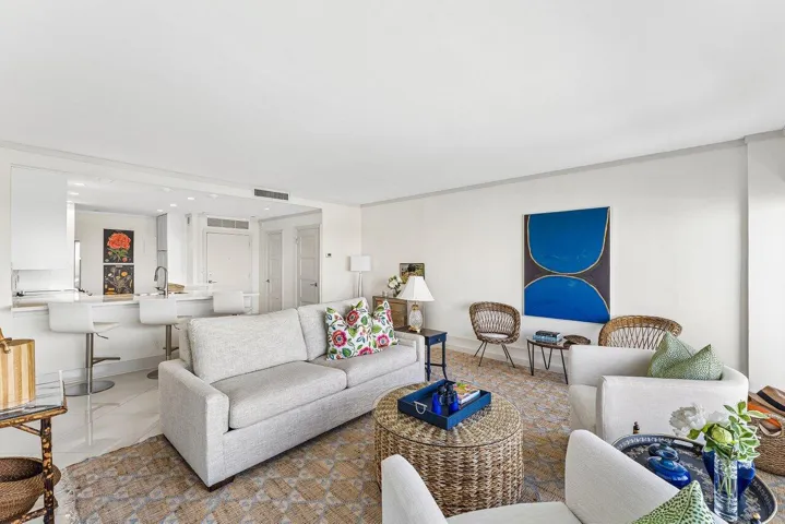 010-701EastCaminoReal-9G-BocaRaton-FL-33