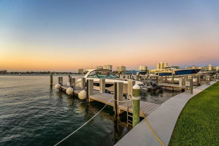 071-701EastCaminoReal-9G-BocaRaton-FL-33