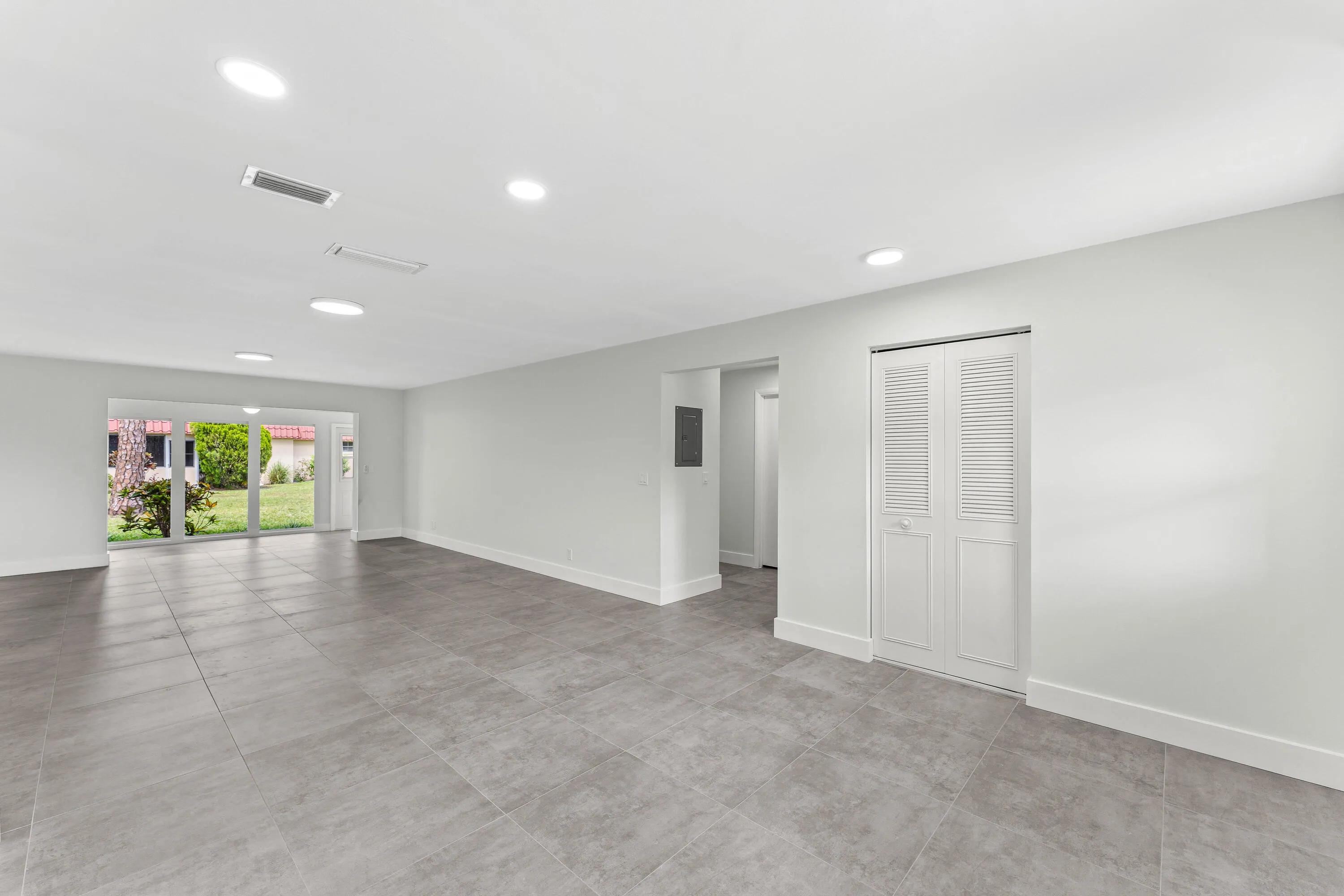 014-711LaconiaCircle-B-Greenacres-FL-334