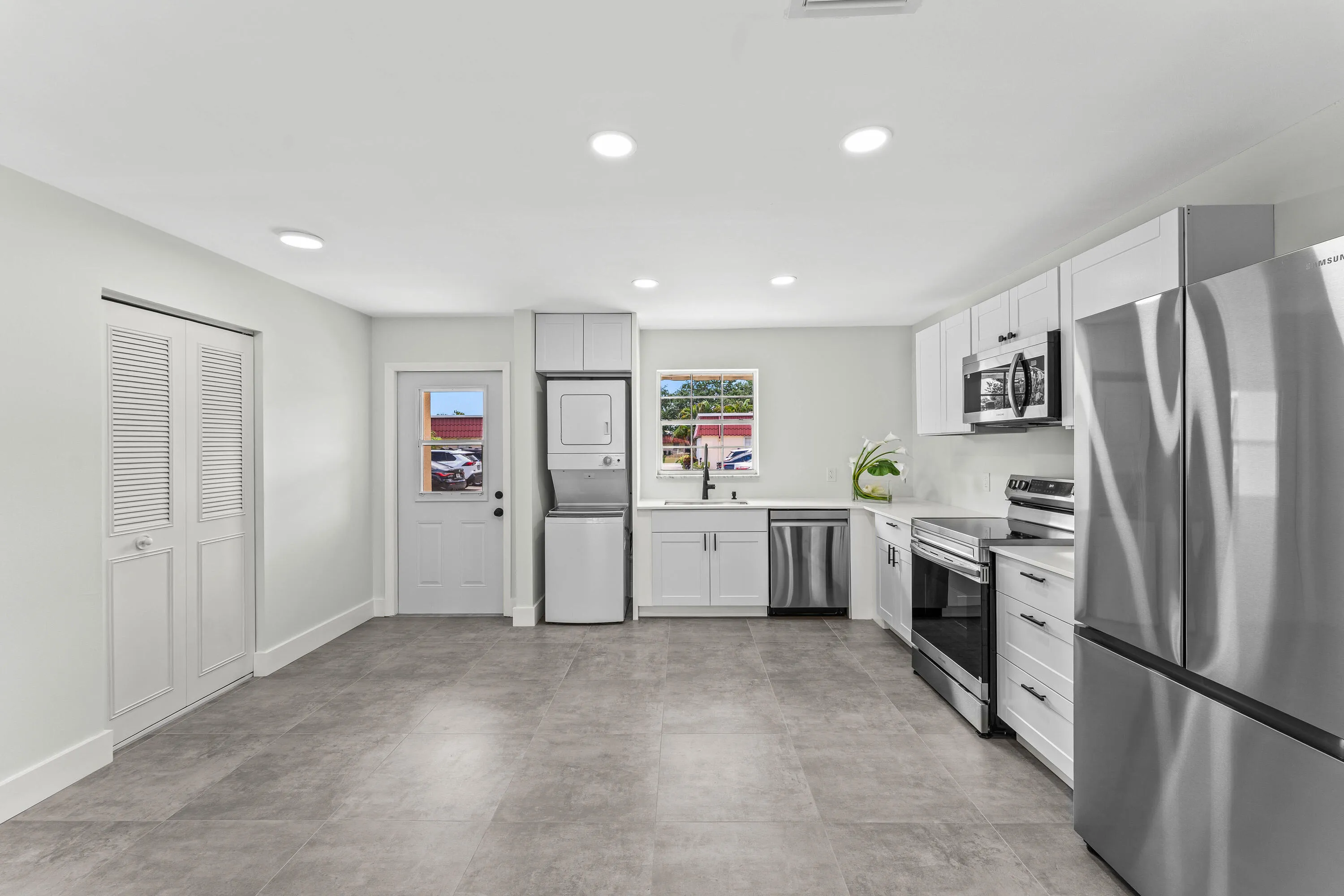 015-711LaconiaCircle-B-Greenacres-FL-334