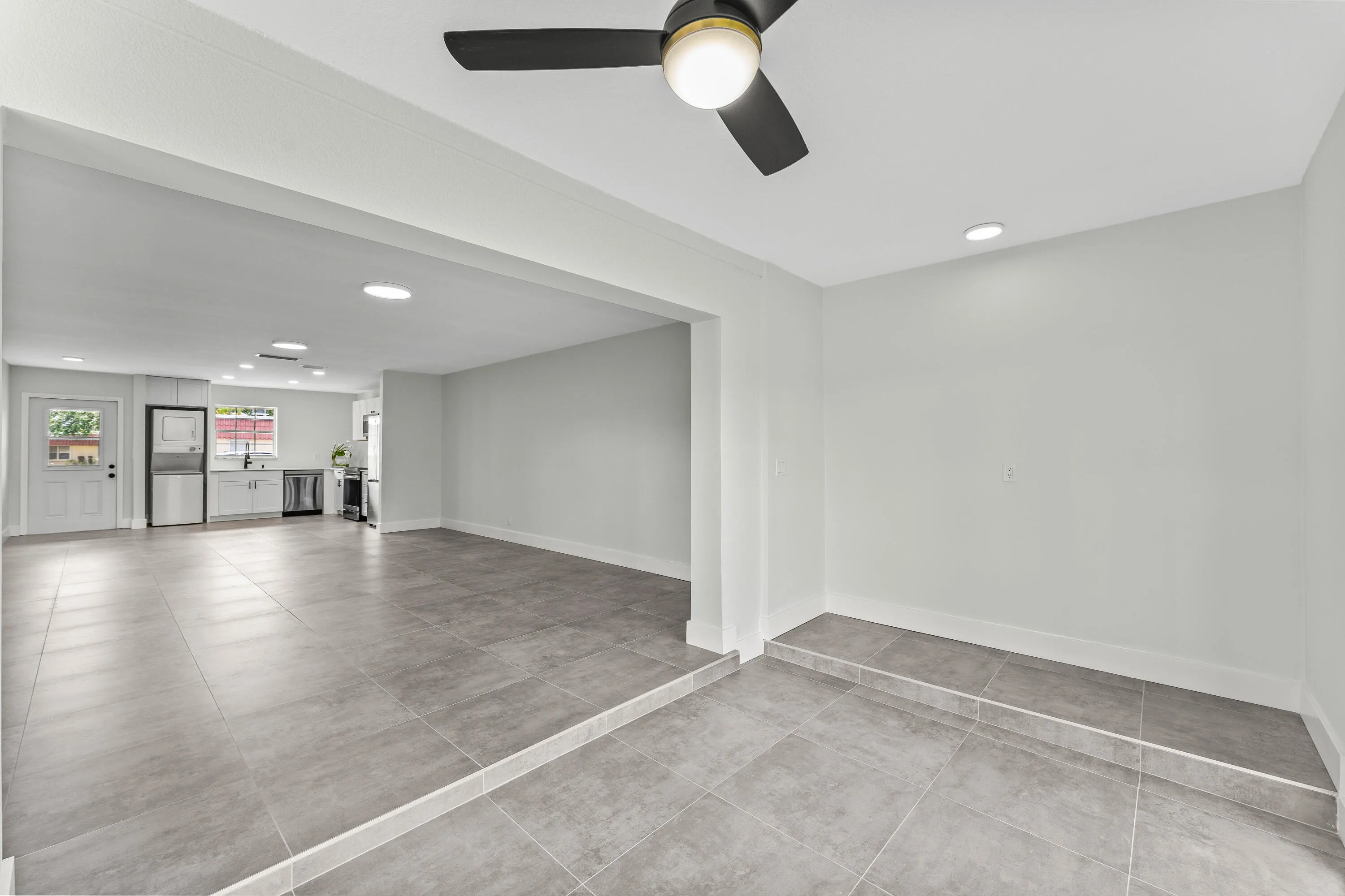 028-711LaconiaCircle-B-Greenacres-FL-334