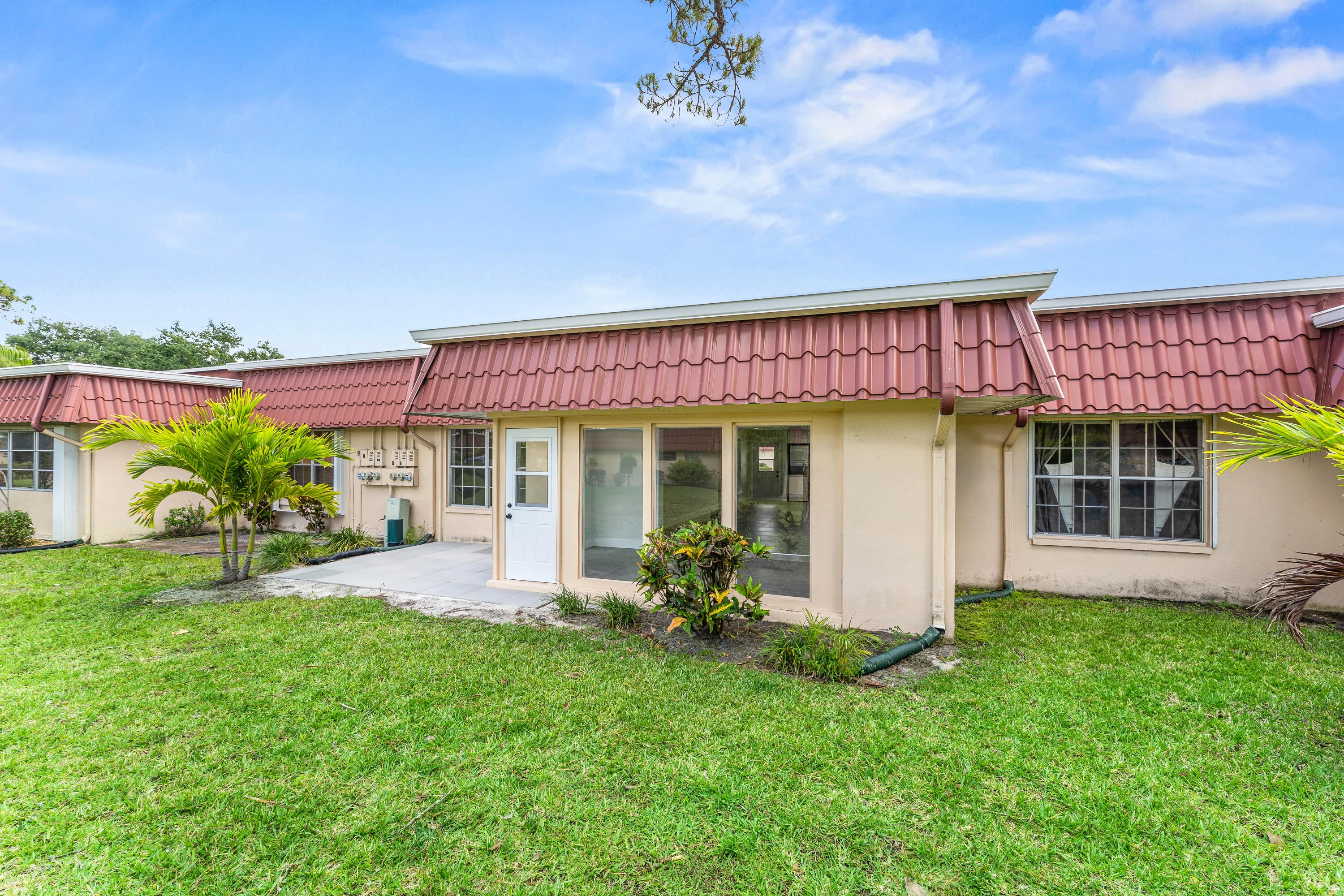 031-711LaconiaCircle-B-Greenacres-FL-334