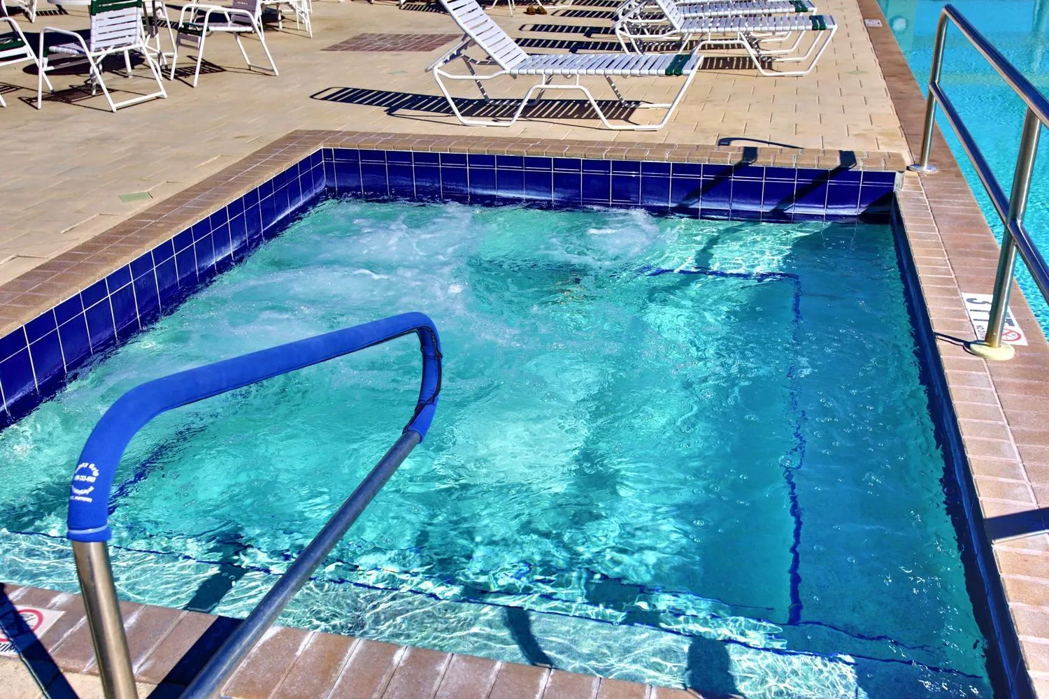 040-037-Hot Tub-1500x1000