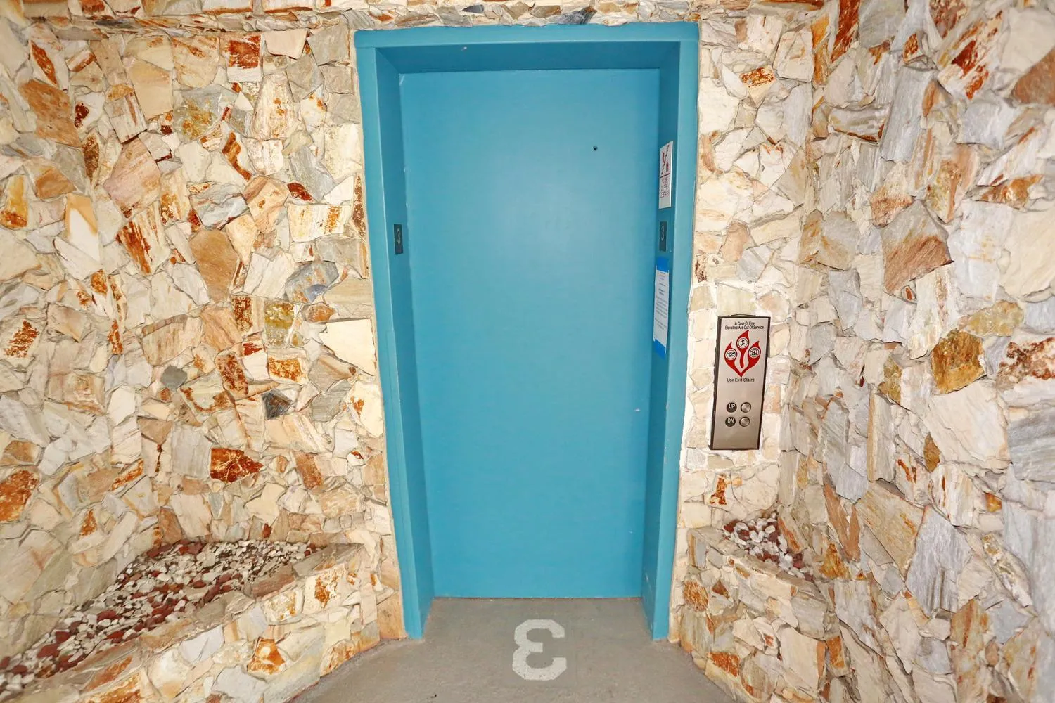 009-032-Elevator-1500x1000