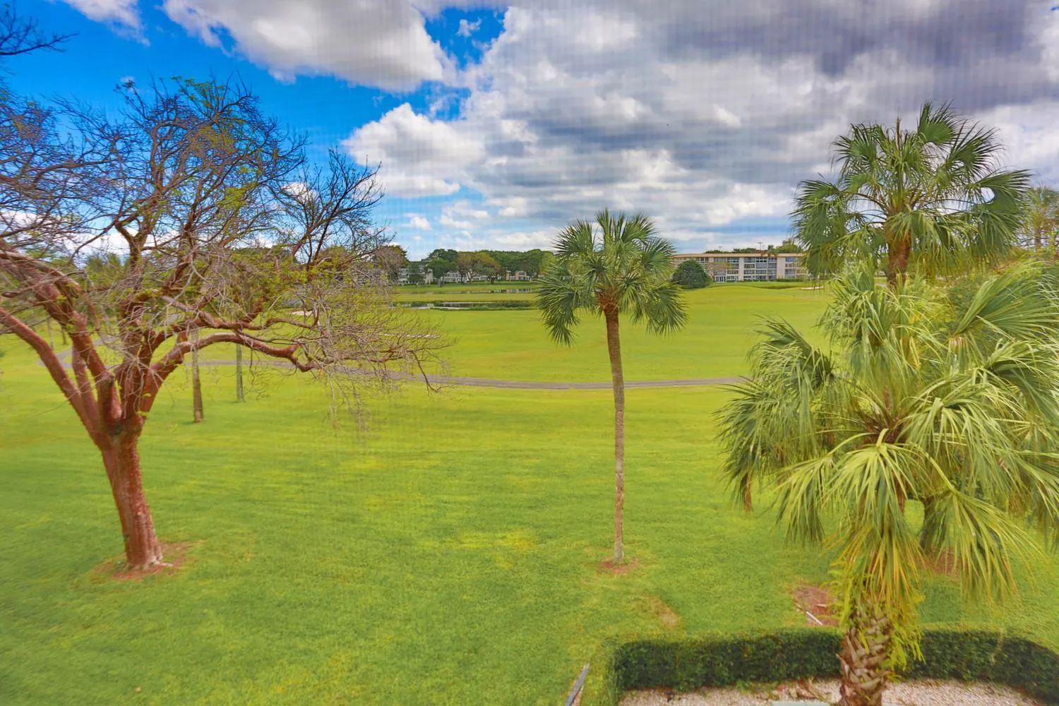 035-044-Patio View-1500x1000