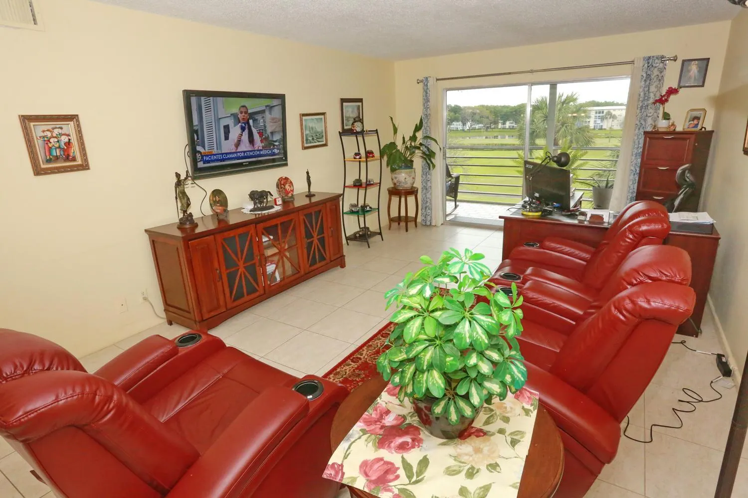 022-028-Living Room-1500x1000