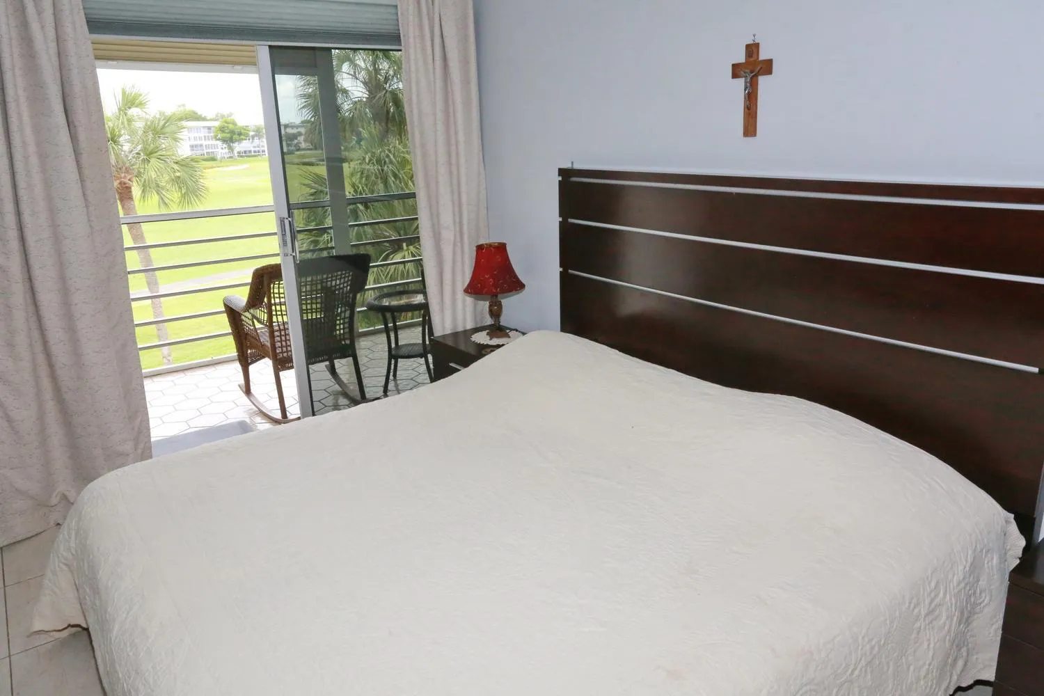 028-021-Master Bedroom-1500x1000