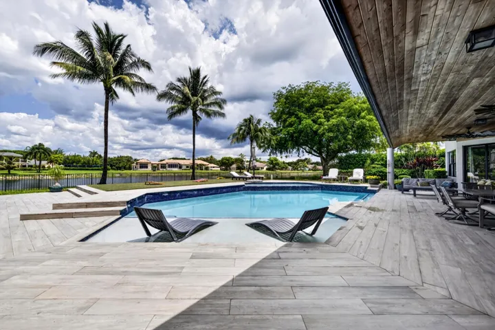 052-072-Pool-4000x2664