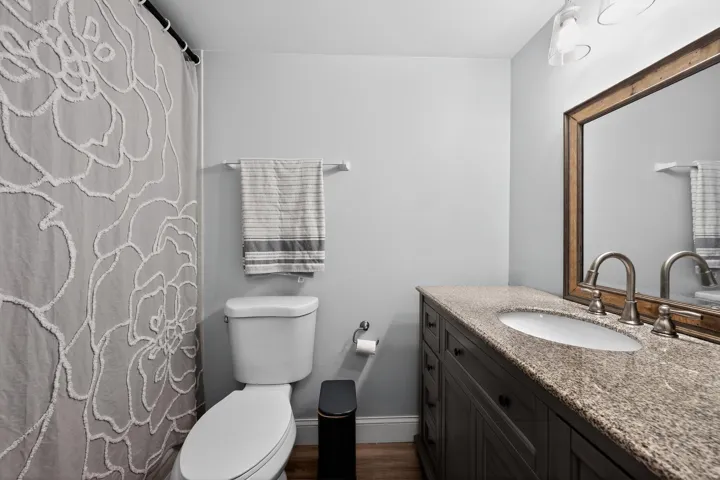 28_2898_SW_22nd_Cir-Bathroom-0061