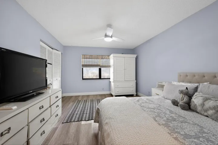 26_2898_SW_22nd_Cir-Bedroom-0052