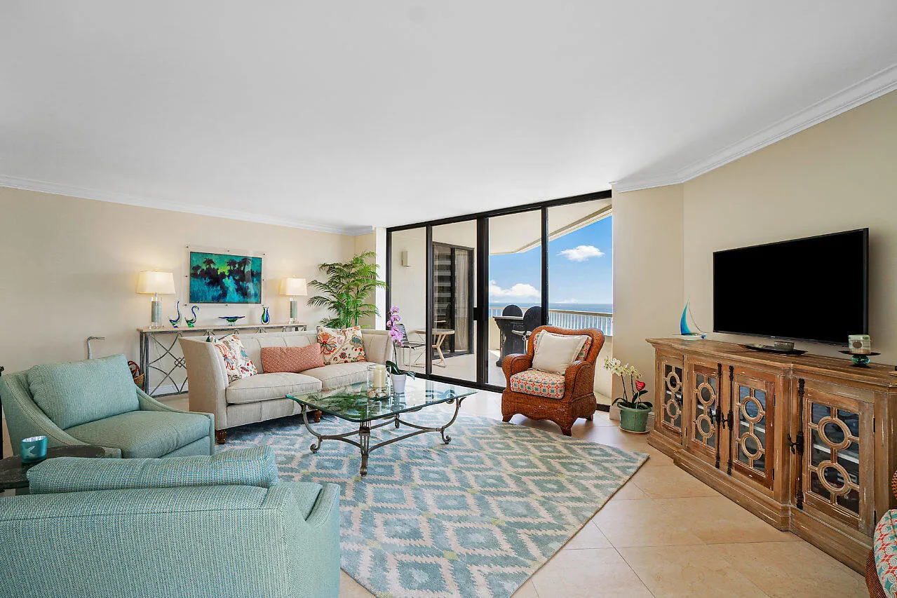 LR looking east