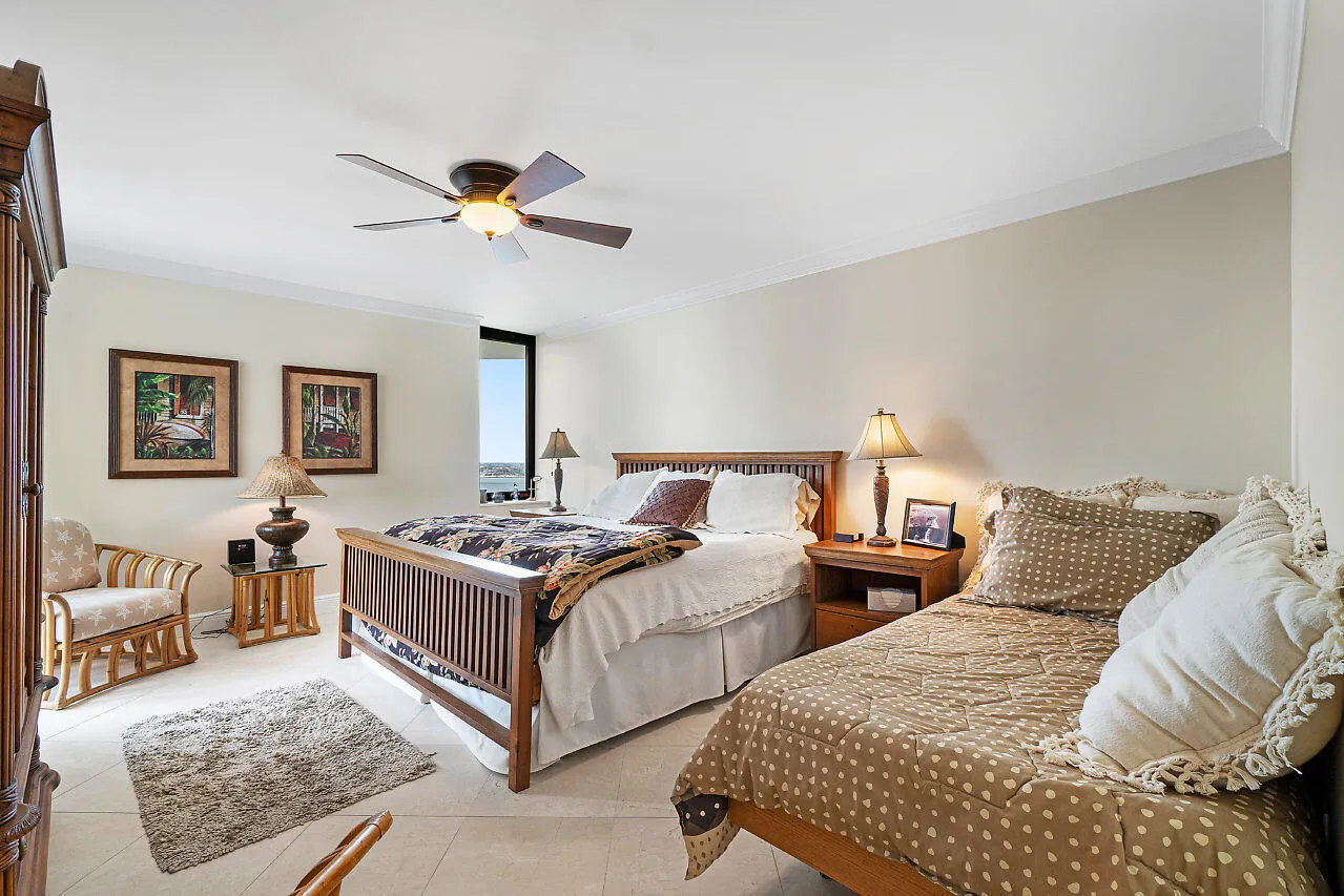 2nd bedroom with king and twin