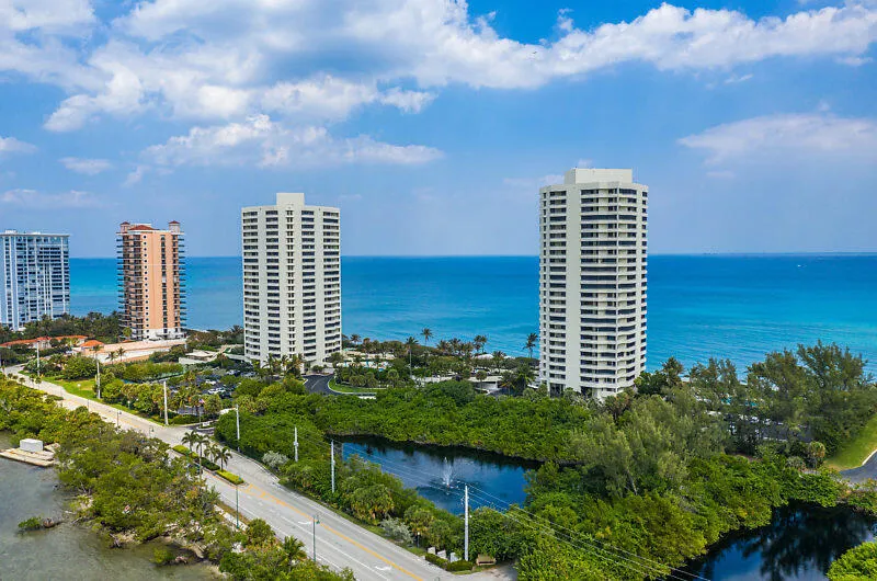 14 acres situated between ocean and intr