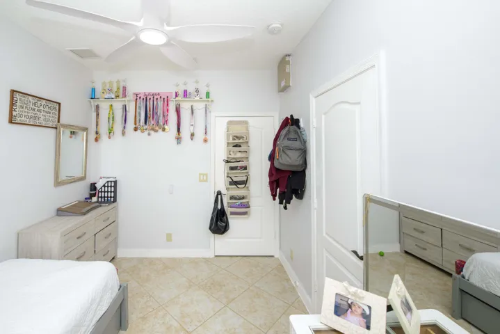 08- 2nd Bedroom (5)