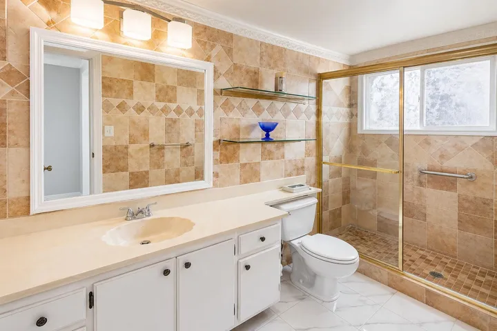 2ND BEDROOM BATHROOM