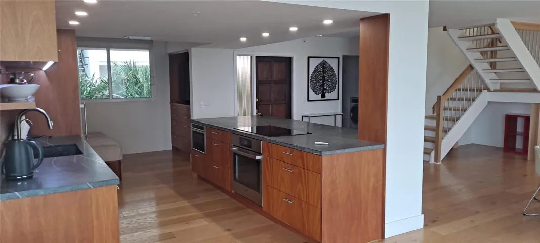 Kitchen / Living Area