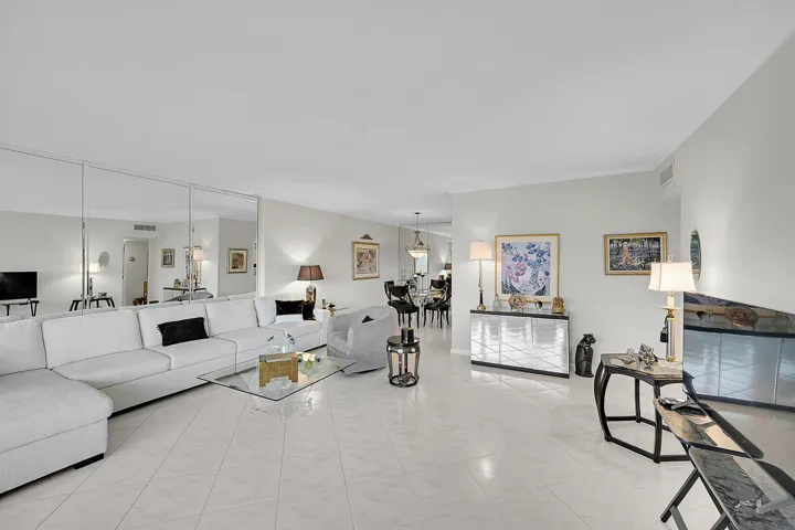 Dining Area off Family Room