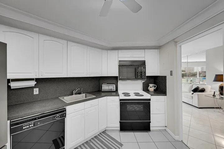 Light Bright Kitchen