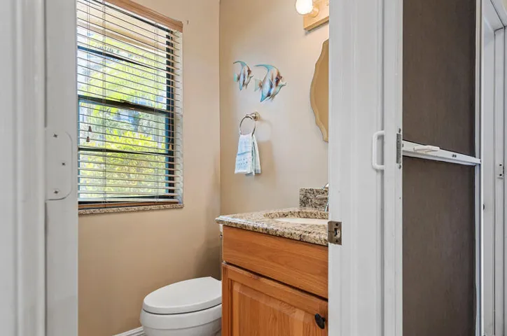 1/2 Bath