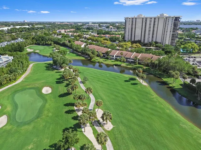 COMMUNITY ON GOLF COURSE