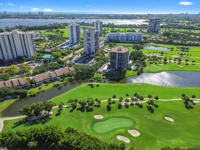 COMMUNITY ON GOLF COURSE