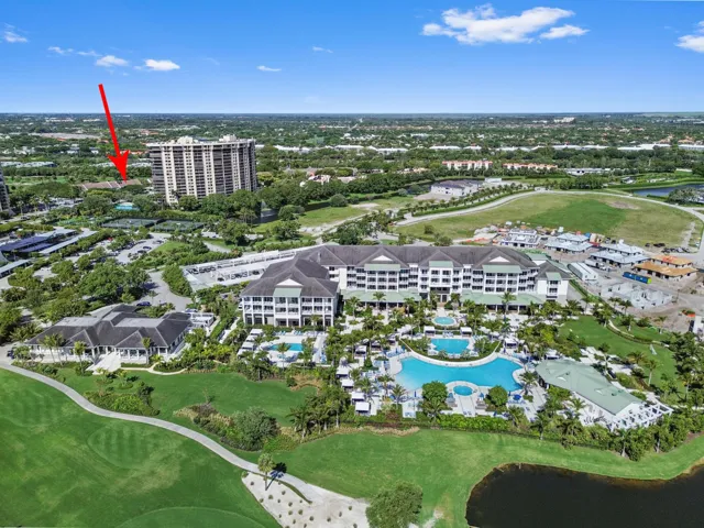 CLOSE TO GOLF/HOTEL RESORT