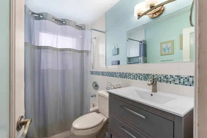 2nd bathroom