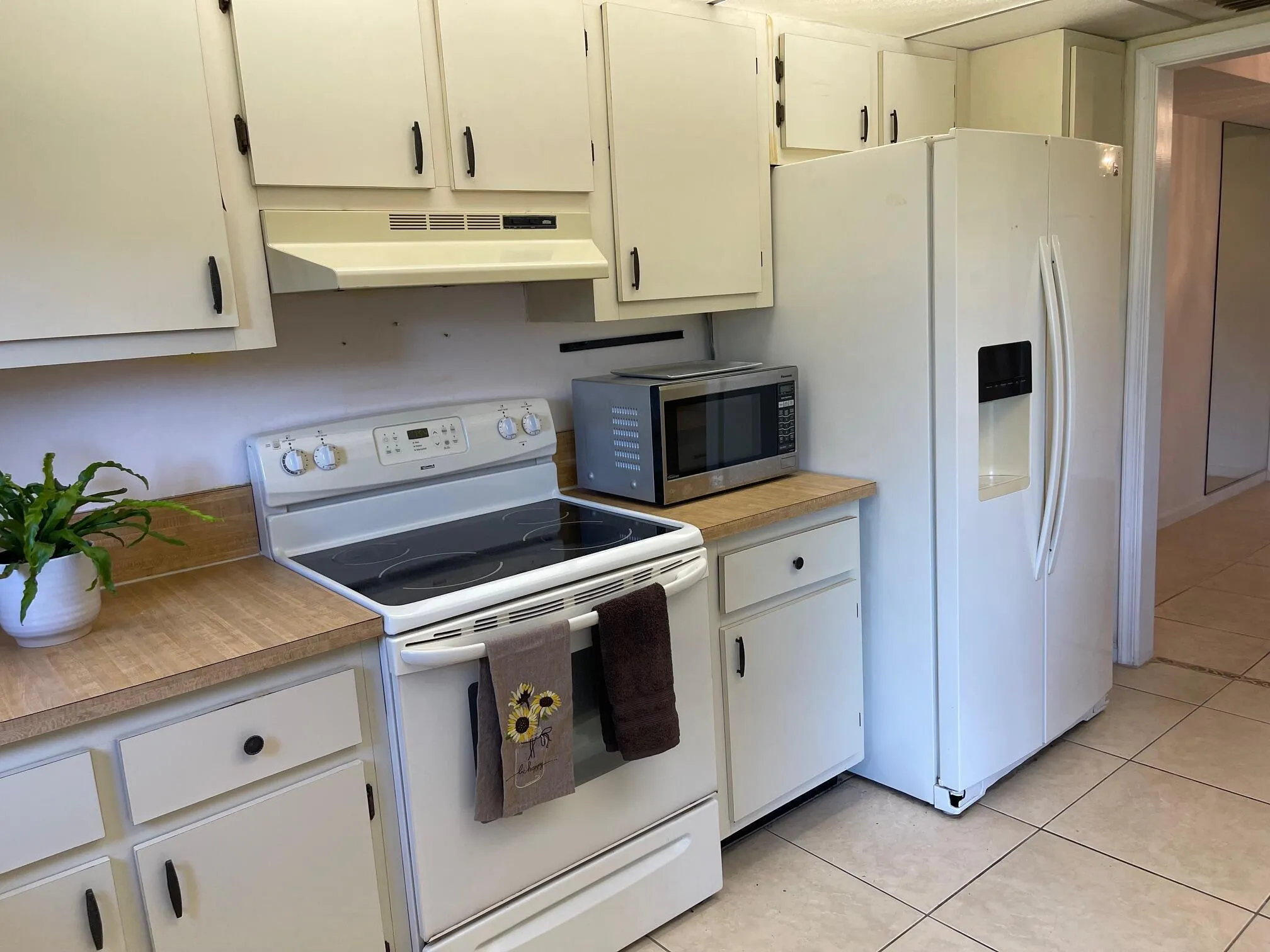 PANTRY ON RIGHT OF DOUBLE WIDE REFRIGERATOR