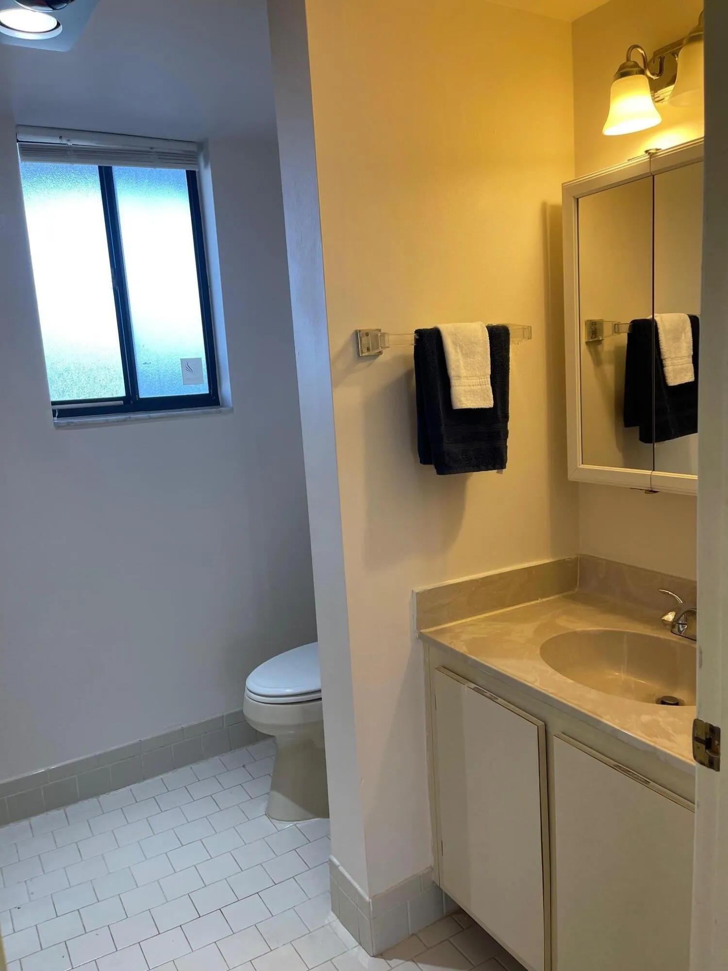 2ND SINK AREA IN BATHROOM