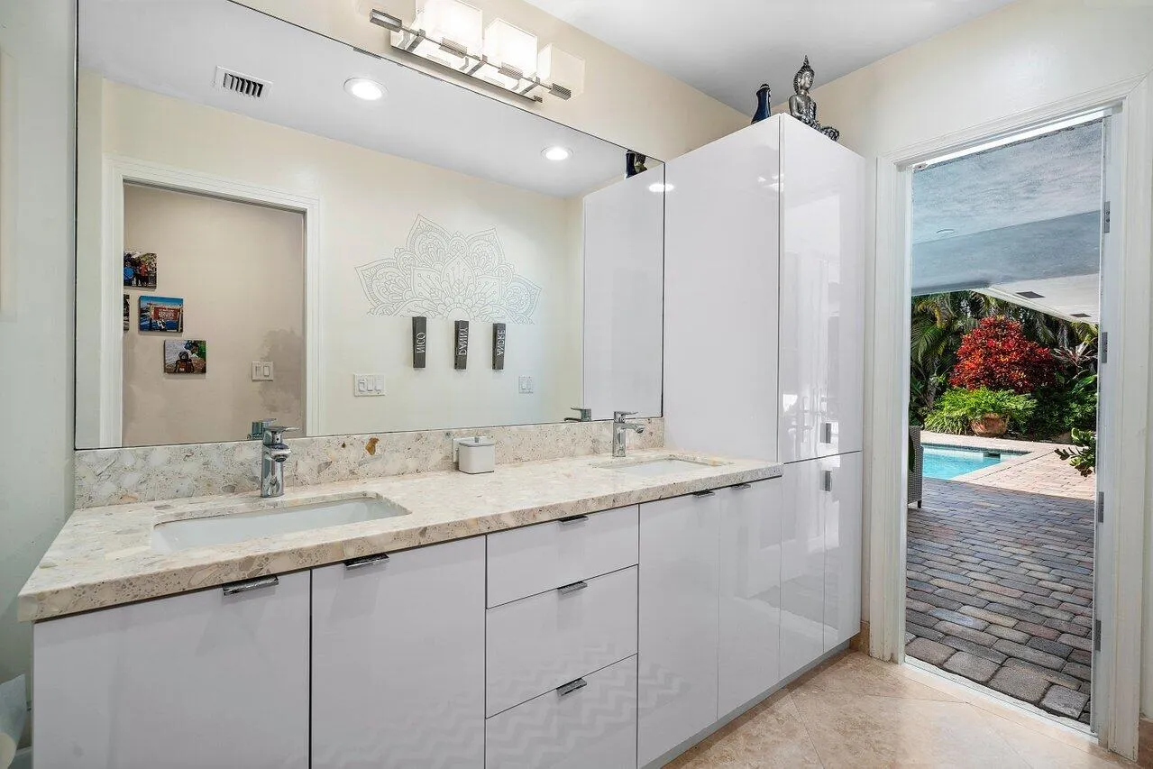 028-3765KingsWay-BocaRaton-FL-33434-SMAL