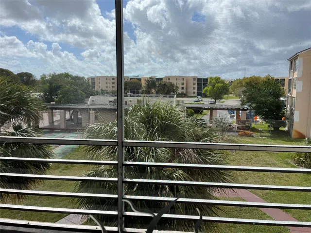 Screened Balcony
