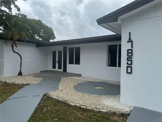 EXTERIOR FRONT 17850 #2