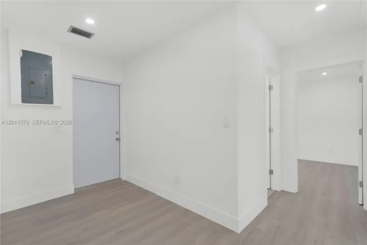 GUEST QUARTERS