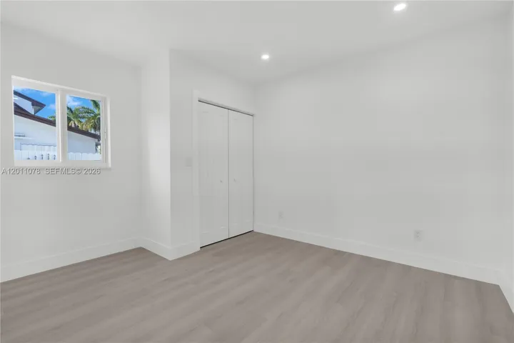 GUEST QUARTERS BEDROOM
