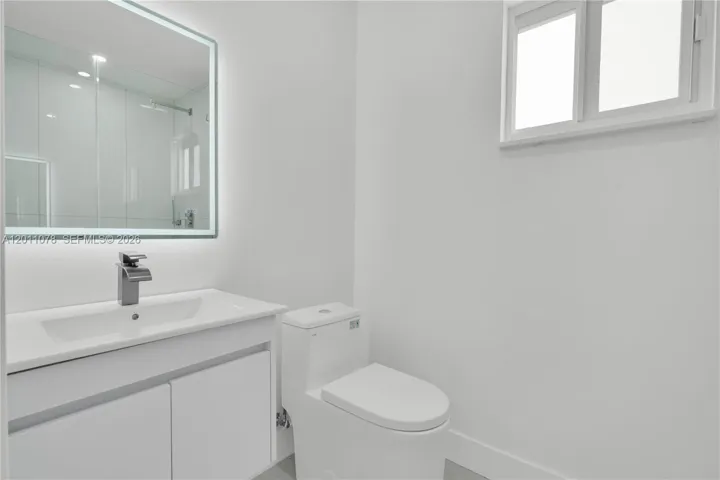 BATHROOM 1