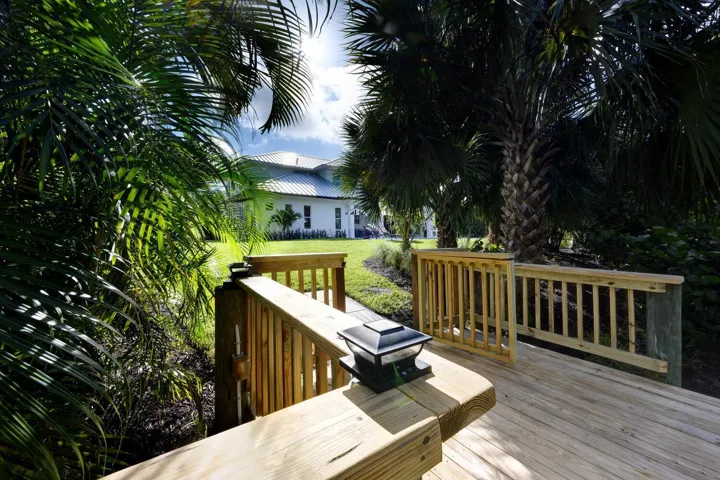 11823 Lake Shore Pl North Palm-large-019