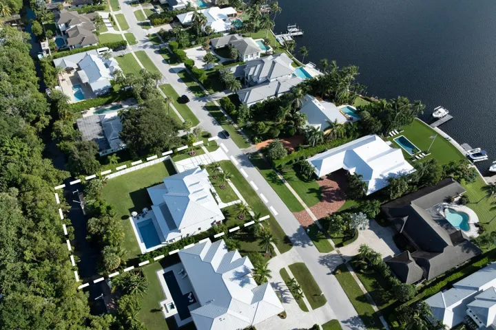 11823 Lake Shore Pl North Palm-large-011