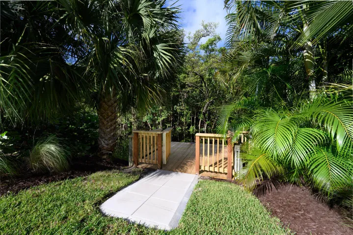 11823 Lake Shore Pl North Palm-large-016