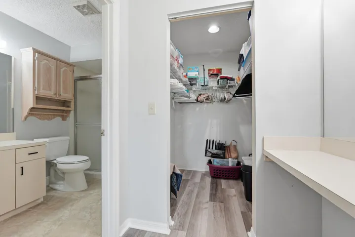 6-web-or-mls-6901_SE_Constitution_Blvd_A