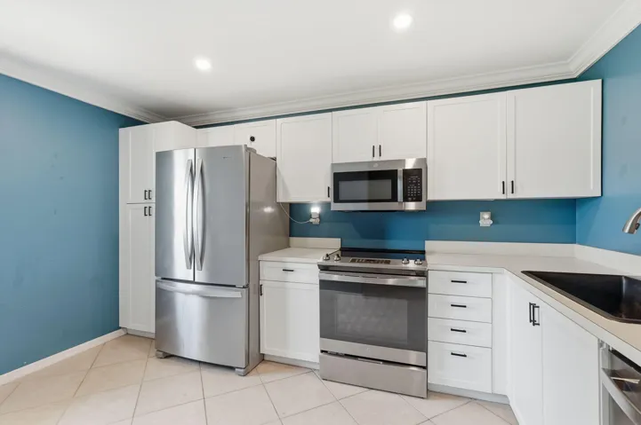 20-web-or-mls-6901_SE_Constitution_Blvd_