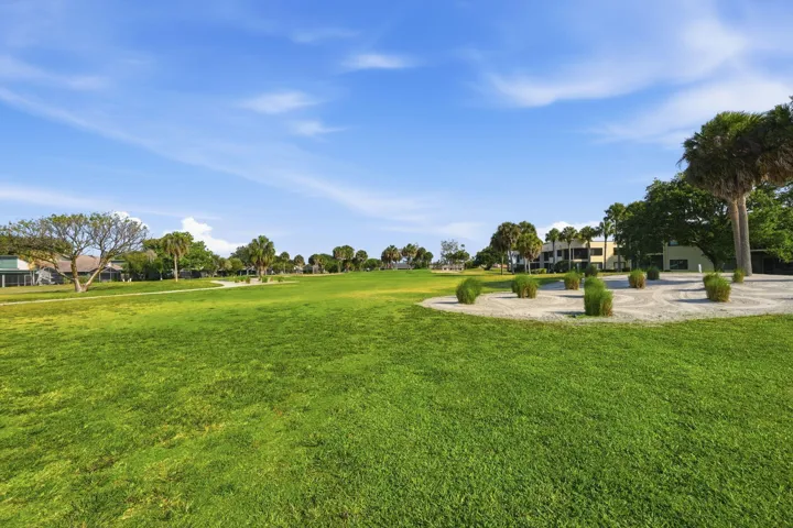 46-web-or-mls-6901_SE_Constitution_Blvd_