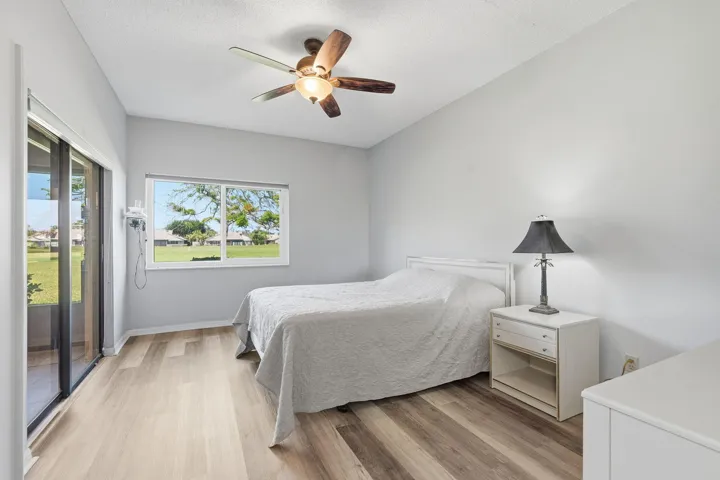 1-web-or-mls-6901_SE_Constitution_Blvd_A