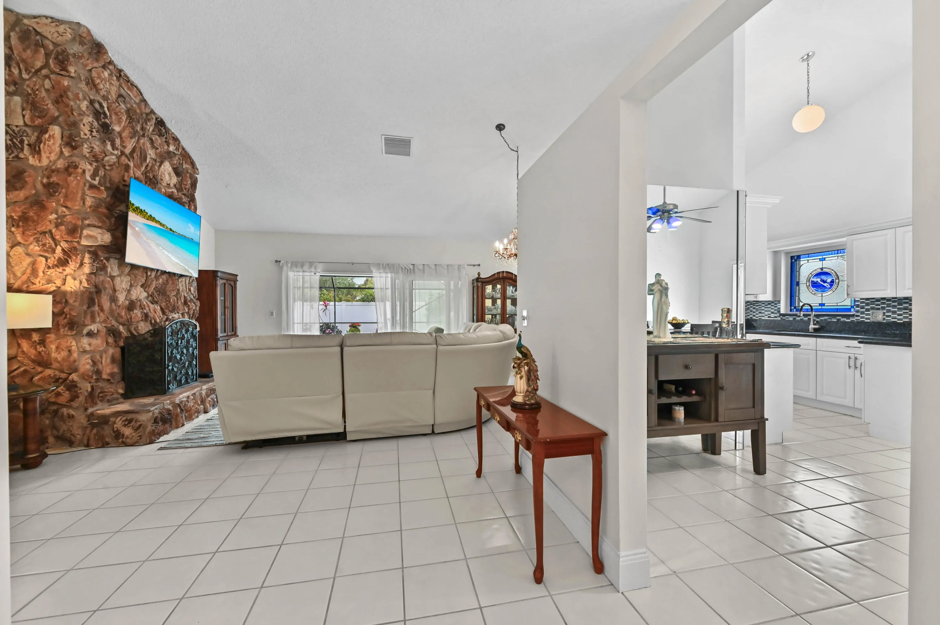 06 Living room 01