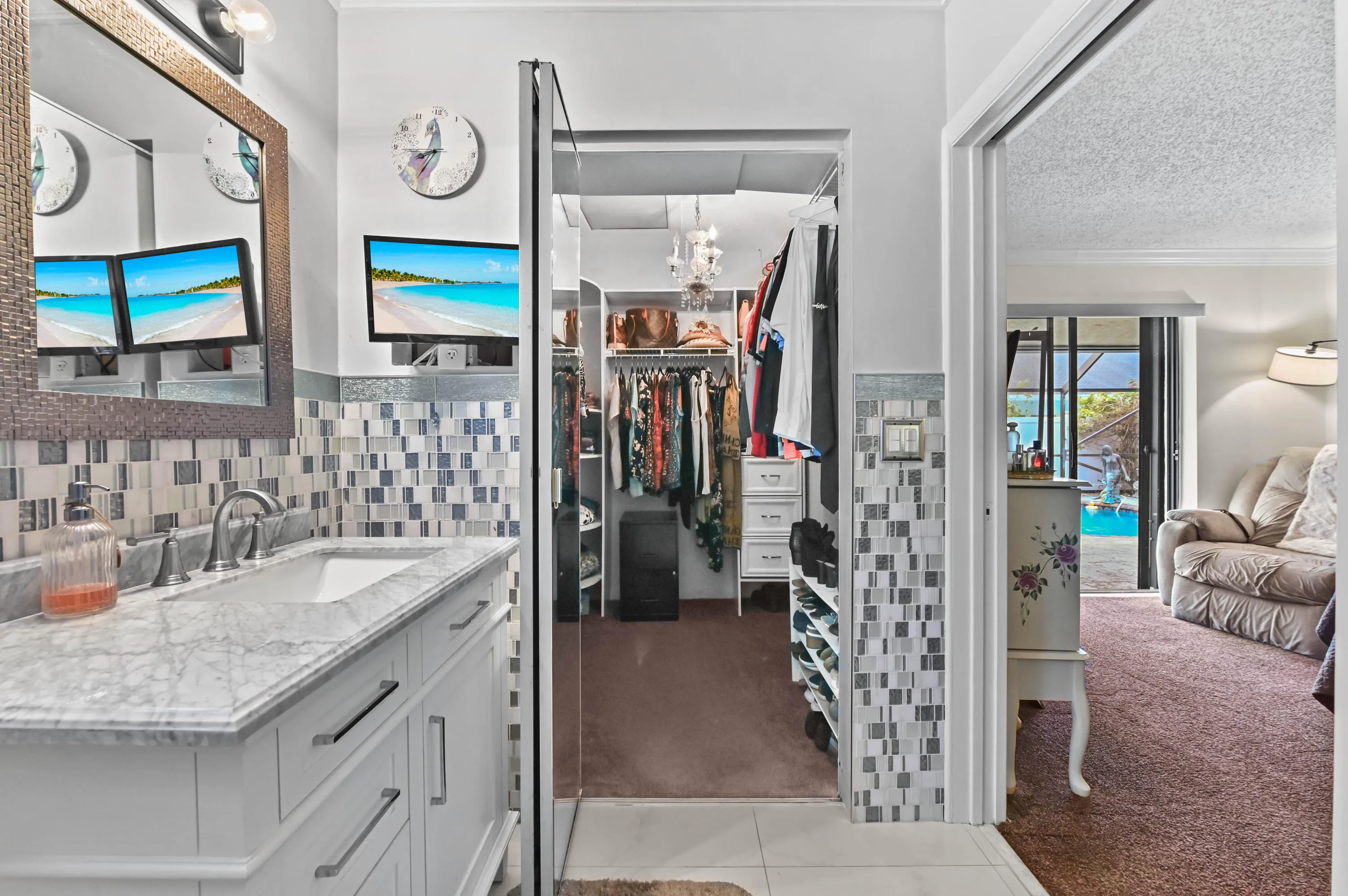 32 Bathroom 05