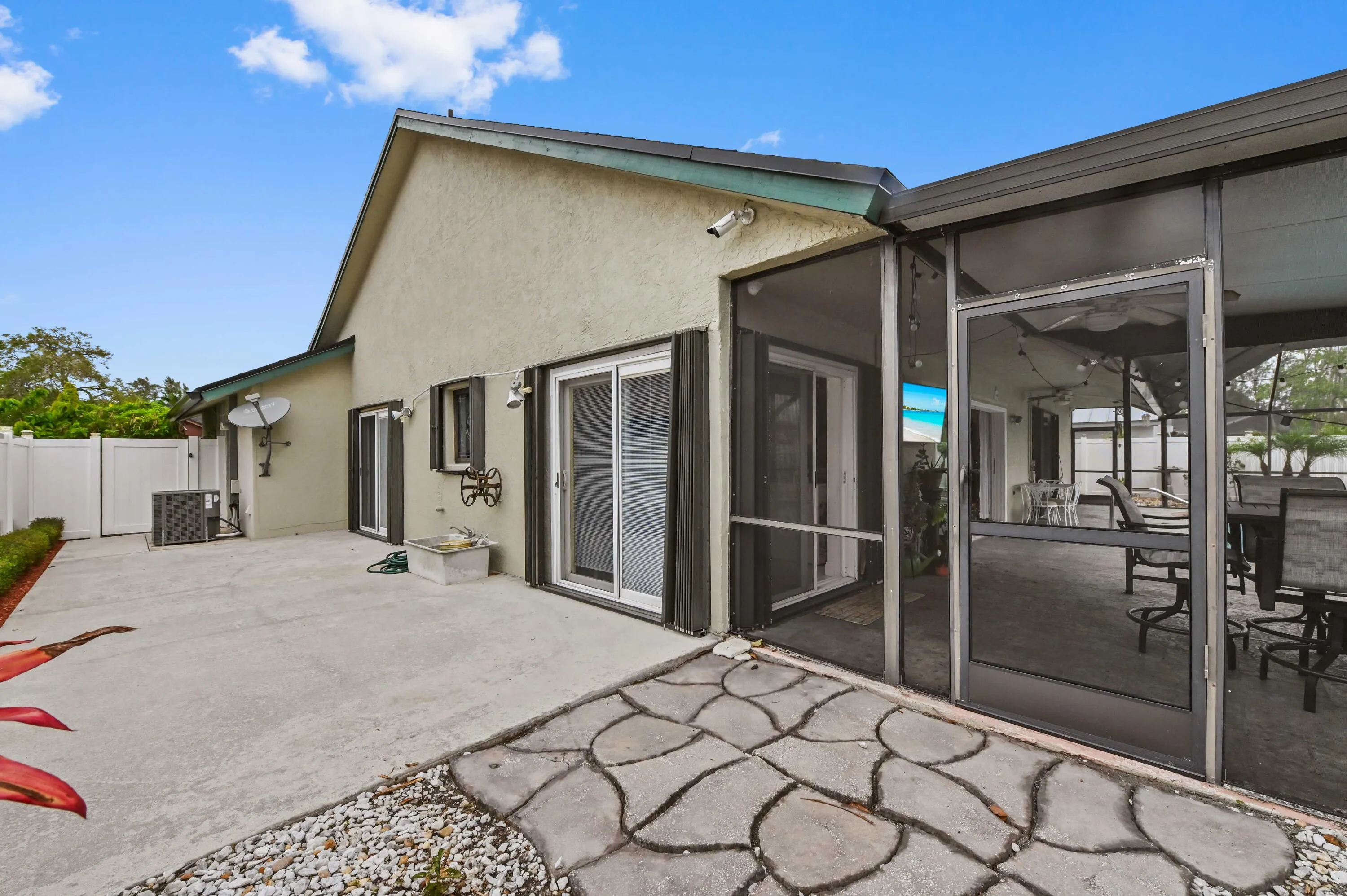 39 patio 01